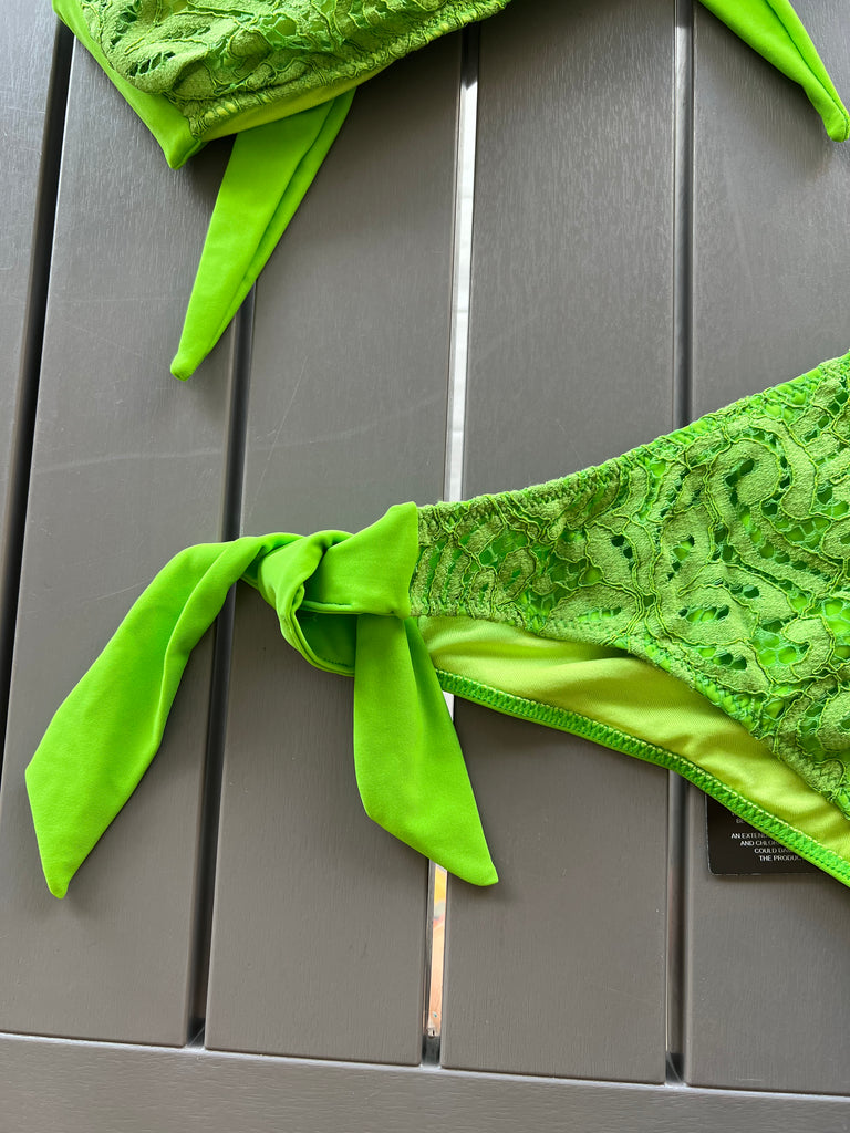 🚨4giveness-Bikini fascia e slip lacci pizzo verde